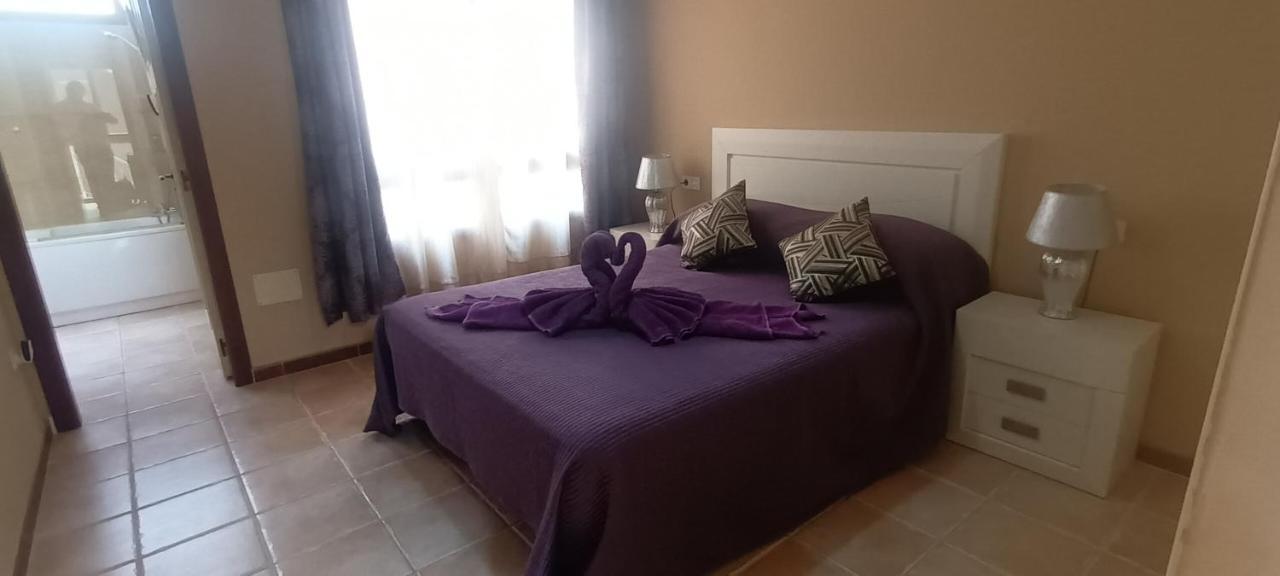 Beautiful, Spacious Villa, Heated Pool, Sleeps Eight, With Quality Furnishings Caleta De Fuste Exterior foto