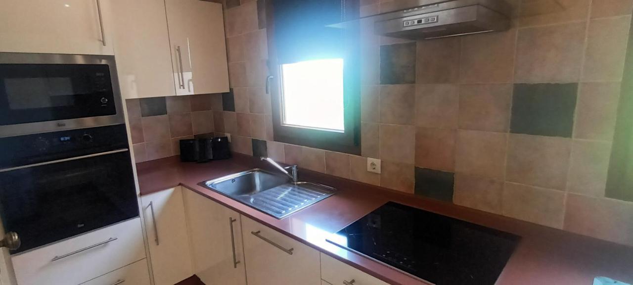 Beautiful, Spacious Villa, Heated Pool, Sleeps Eight, With Quality Furnishings Caleta De Fuste Exterior foto
