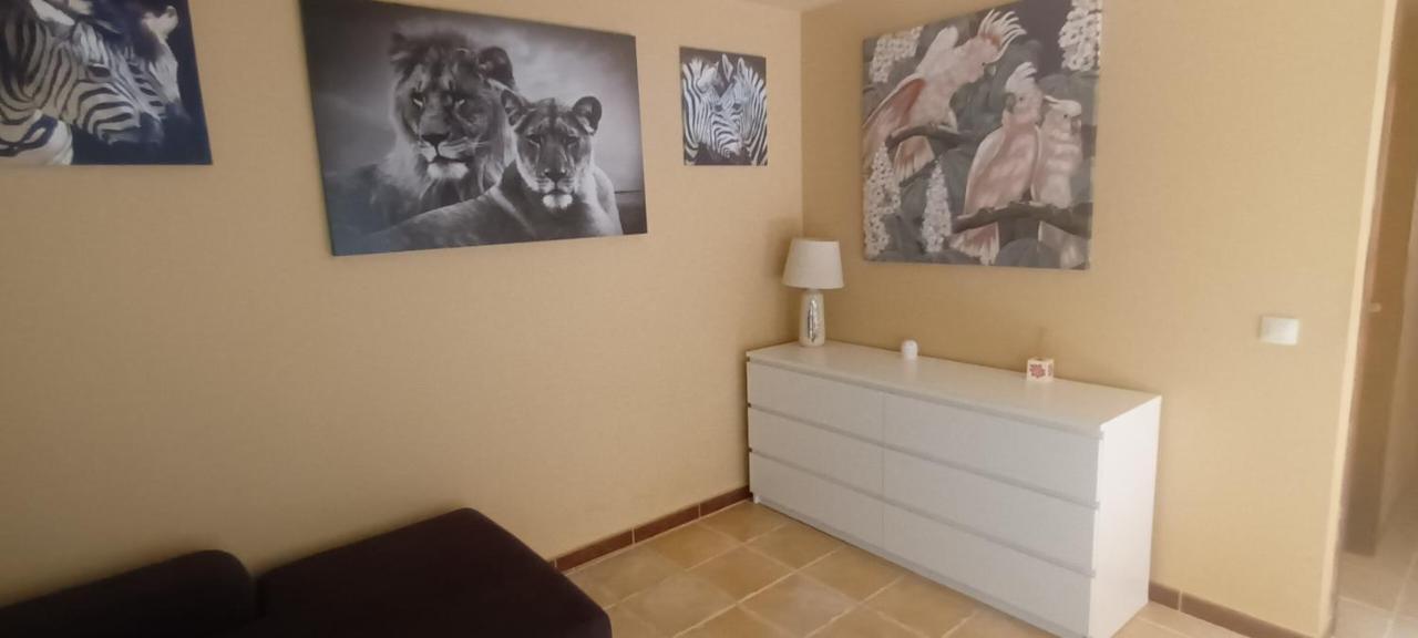 Beautiful, Spacious Villa, Heated Pool, Sleeps Eight, With Quality Furnishings Caleta De Fuste Exterior foto